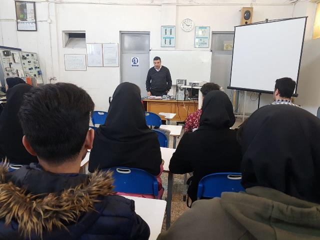 بازدید دانشجویان دانشگاه پیام نور رشت از مرکز آموزش فنی و حرفه ای شهید انصاری
