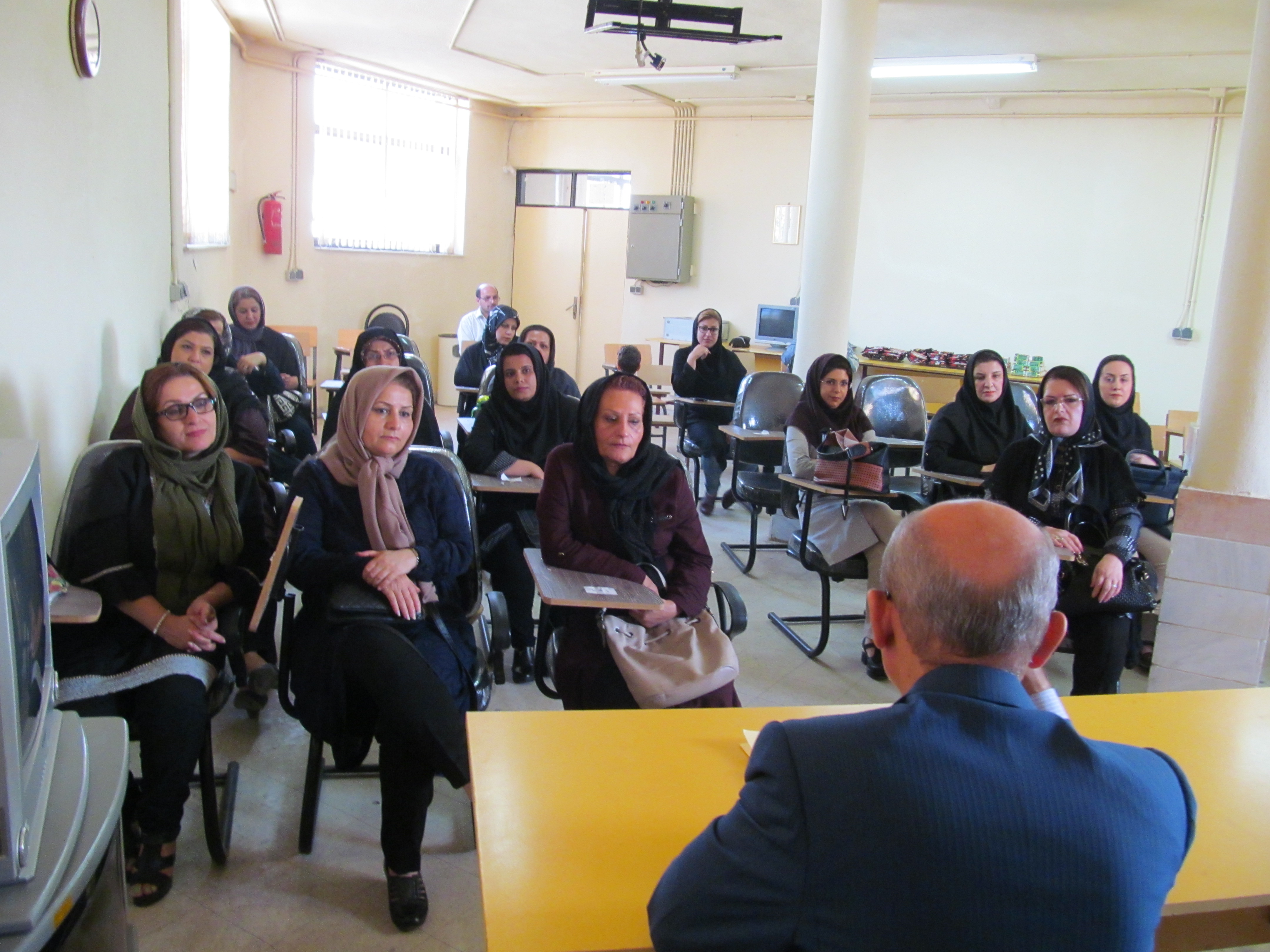 نشست سرپرست مرکز آموزش فنی و حرفه ای لاهیجان با مدیران آموزشگاههای آزاد لاهیجان و سیاهکل