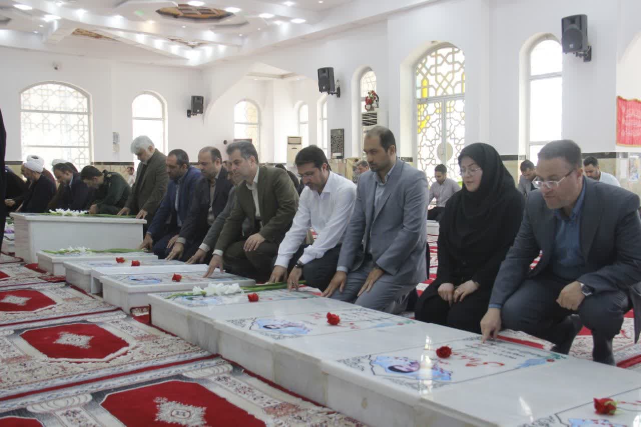 حضور در مزار شهدای گرانقدر شهرستان آستانه اشرفیه بمناسبت گرامیداشت آغازهفته دولت