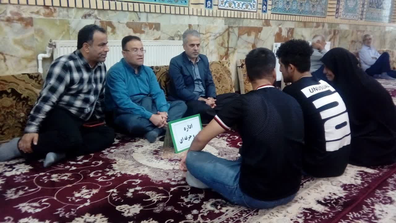 برپایی میزخدمت در مصلی نماز جمعه شهرستان با حضور کارکنان دستگاه های اجرایی شهرستان آستانه اشرفیه 