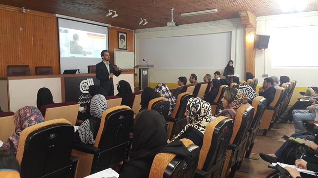 همایش تاثیر هوش هیجانی در رهبری اثربخش با شرکت مدیران آموزشگاه های آزاد استان  برگزار شد