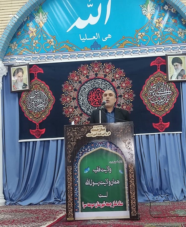 ایراد سخنرانی رئیس مرکز آموزش فنی و حرفه ای میرزاکوچک شهرستان صومعه سرا در خطبه های نماز جمعه شهرستان