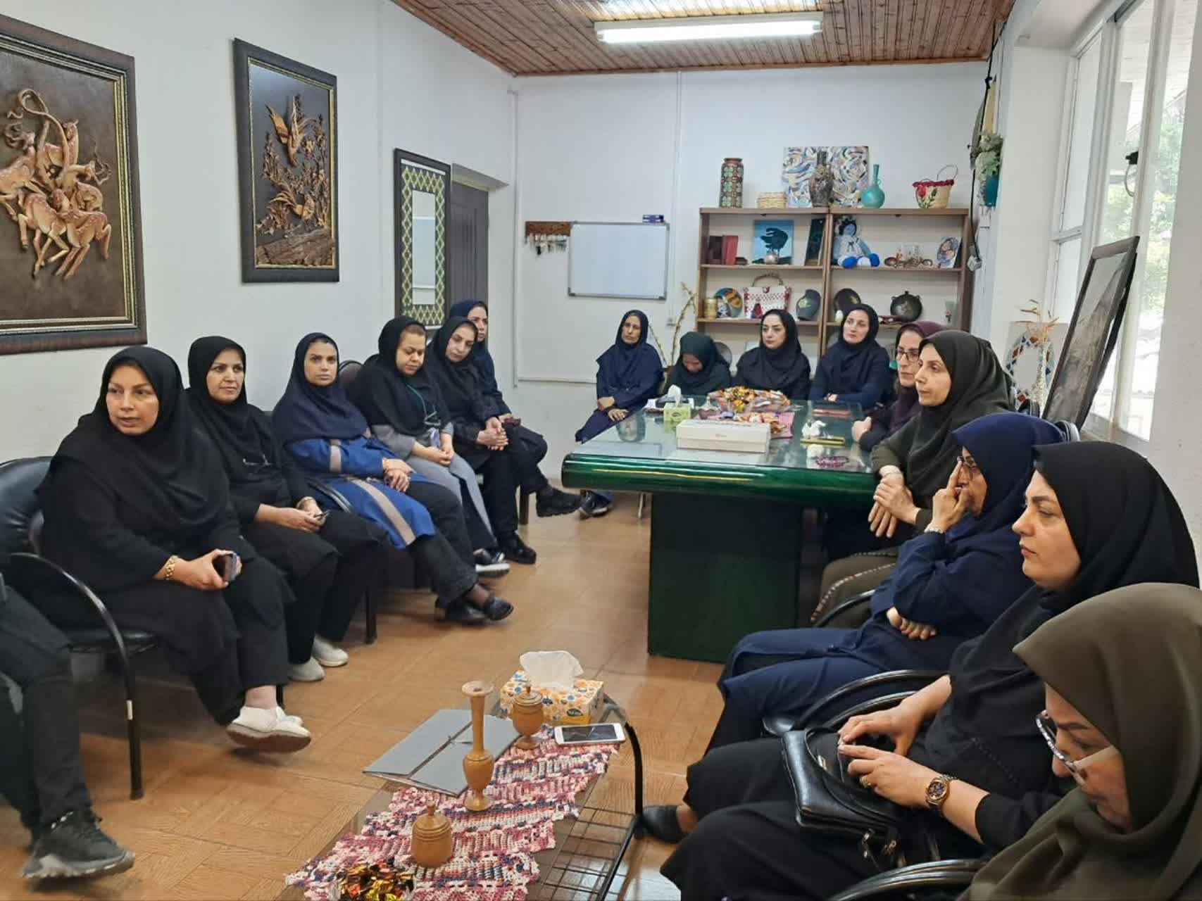 بازدید مدیر کل محترم از مرکز فنی و حرفه ای خواهران  رشت 