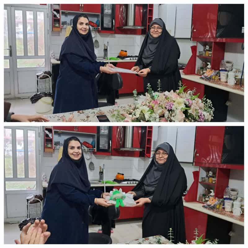 جلسه برای روز مادر وتقدیر از مادر جوان چند فرزند 