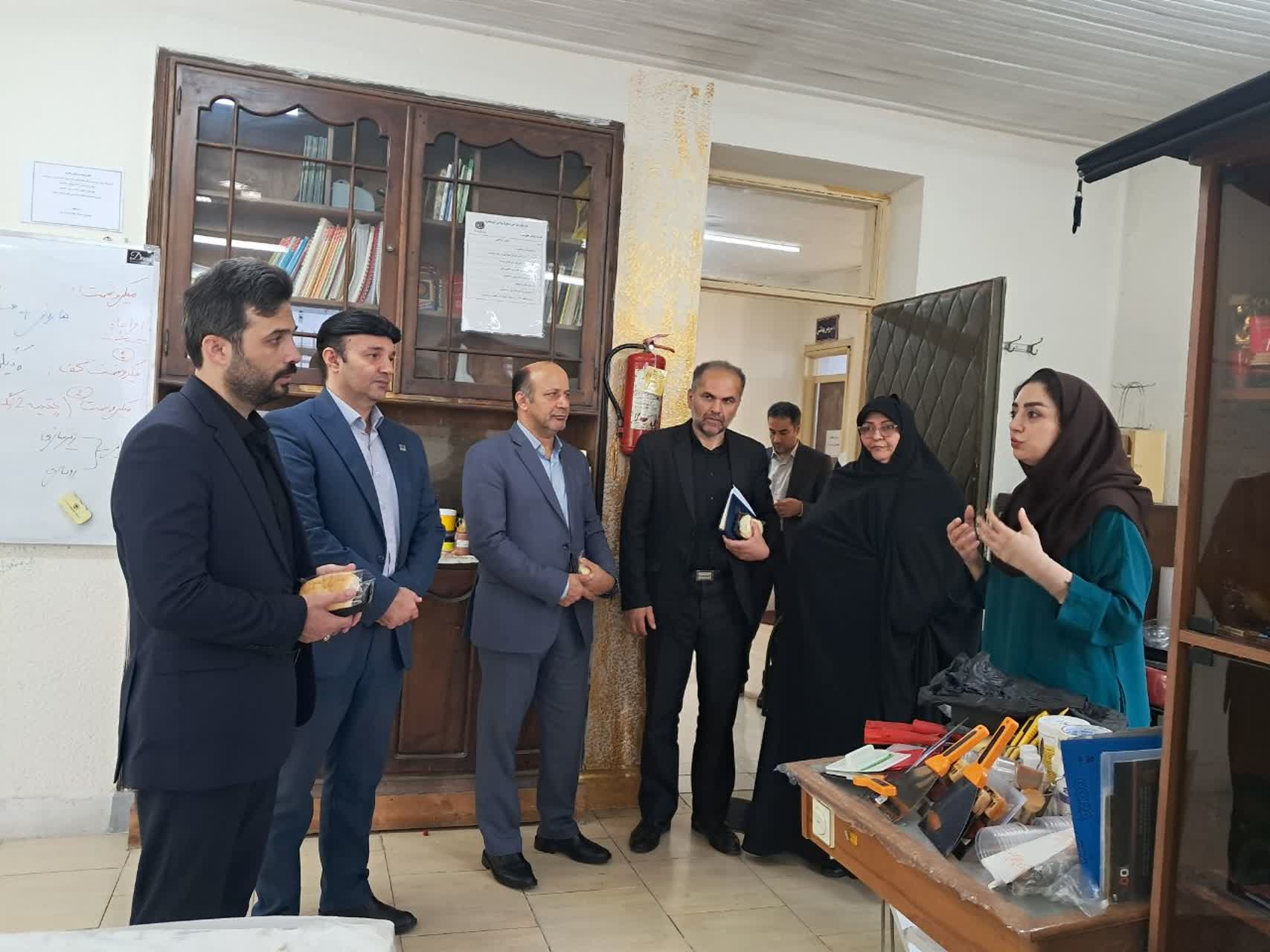 بازدید دکتر فلاح نمایده محترم مجلس  از مرکز خواهران رشت 